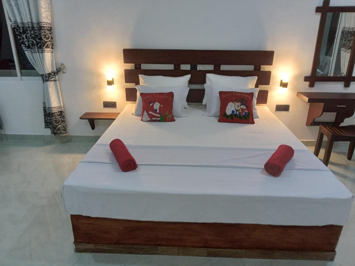 Indika'S Apartment Хикадува Екстериор снимка
