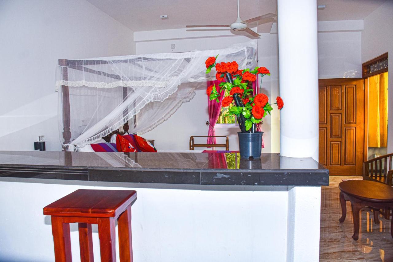Indika'S Apartment Хикадува Екстериор снимка