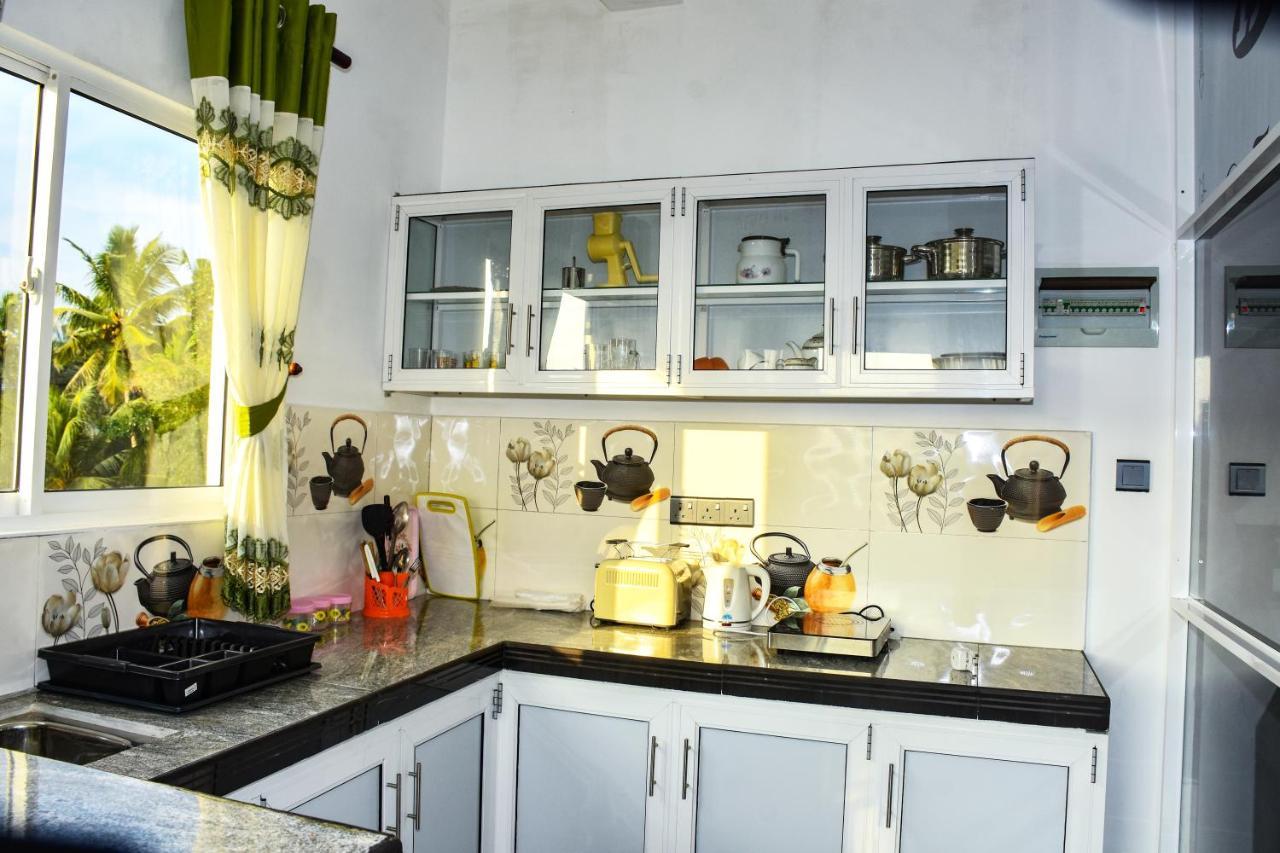 Indika'S Apartment Хикадува Екстериор снимка
