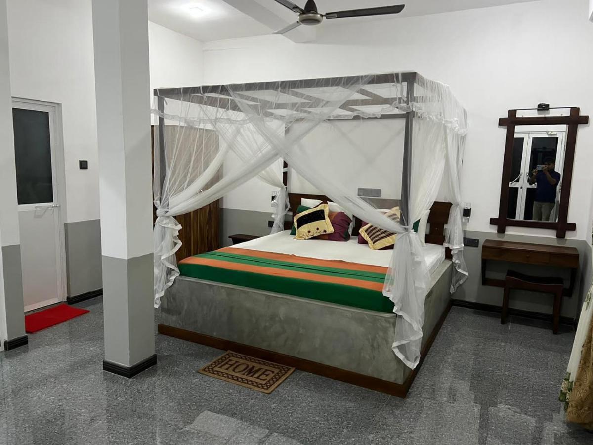 Indika'S Apartment Хикадува Екстериор снимка