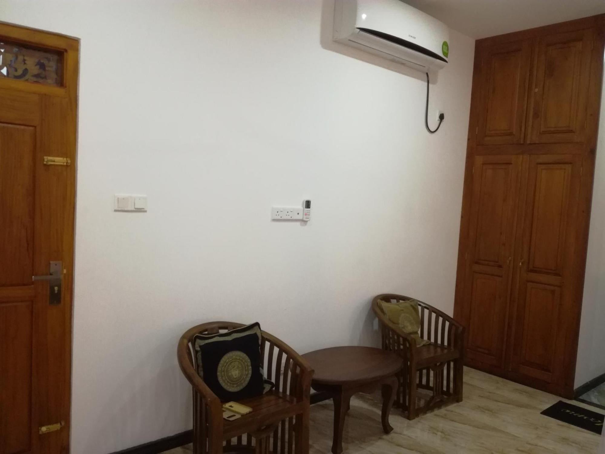 Indika'S Apartment Хикадува Екстериор снимка
