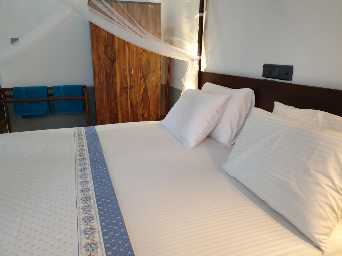 Indika'S Apartment Хикадува Екстериор снимка