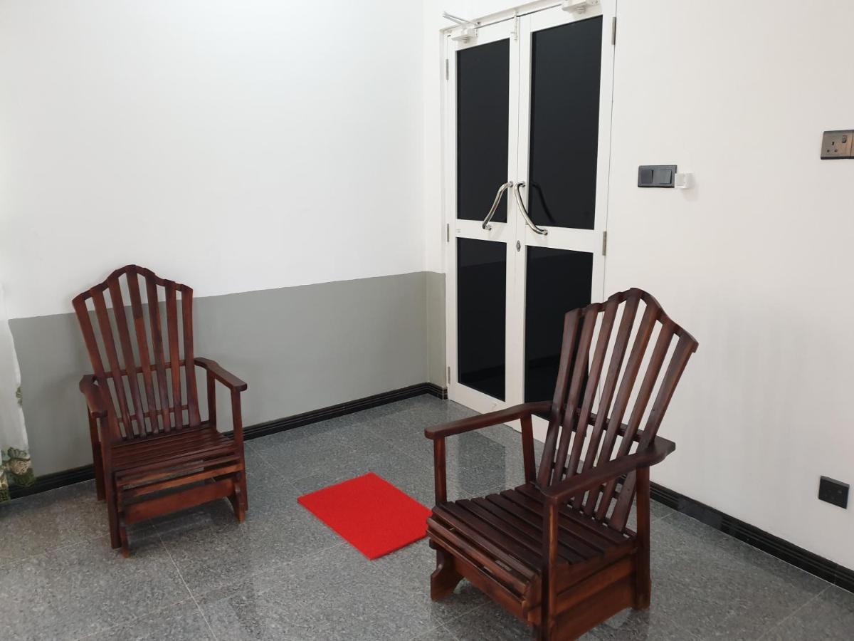 Indika'S Apartment Хикадува Екстериор снимка