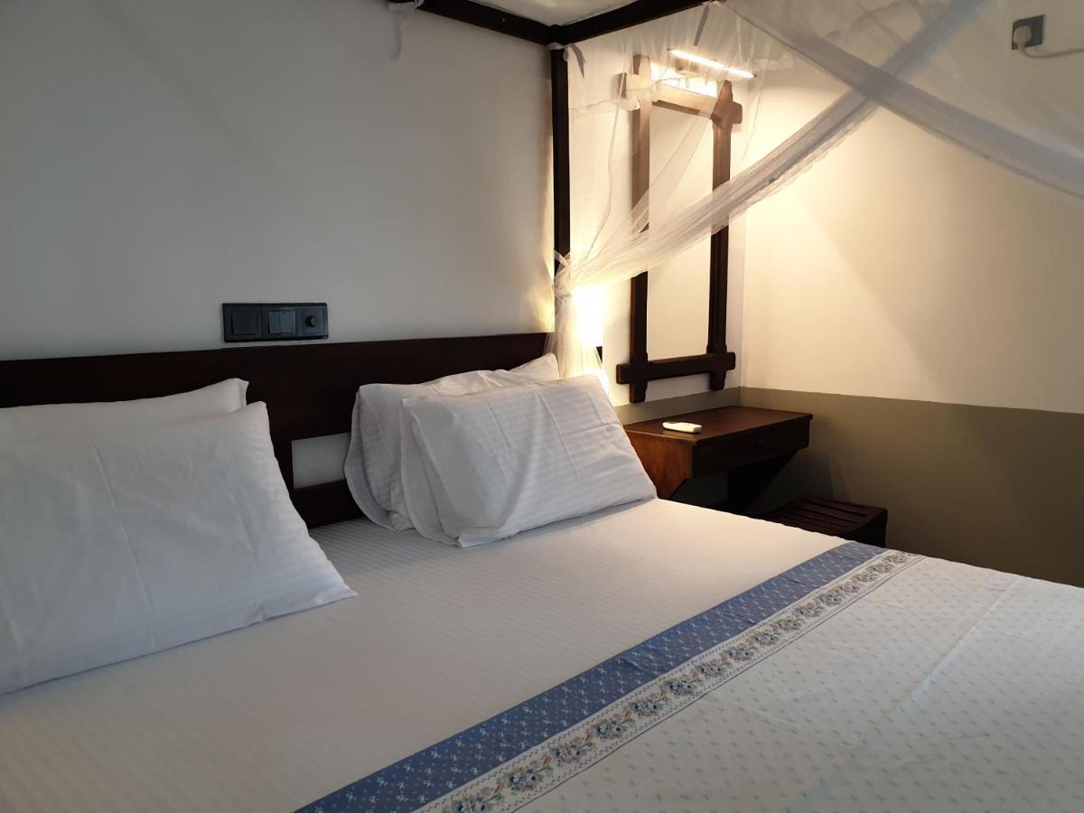 Indika'S Apartment Хикадува Екстериор снимка